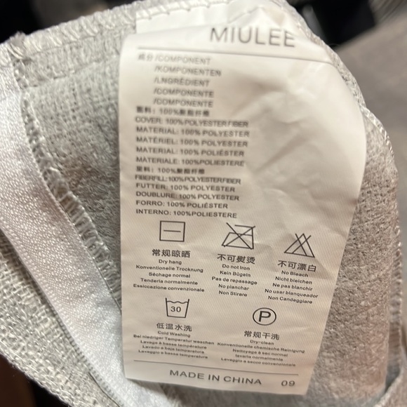 20x20 Pillow Covers - NWT - Picture 7 of 8